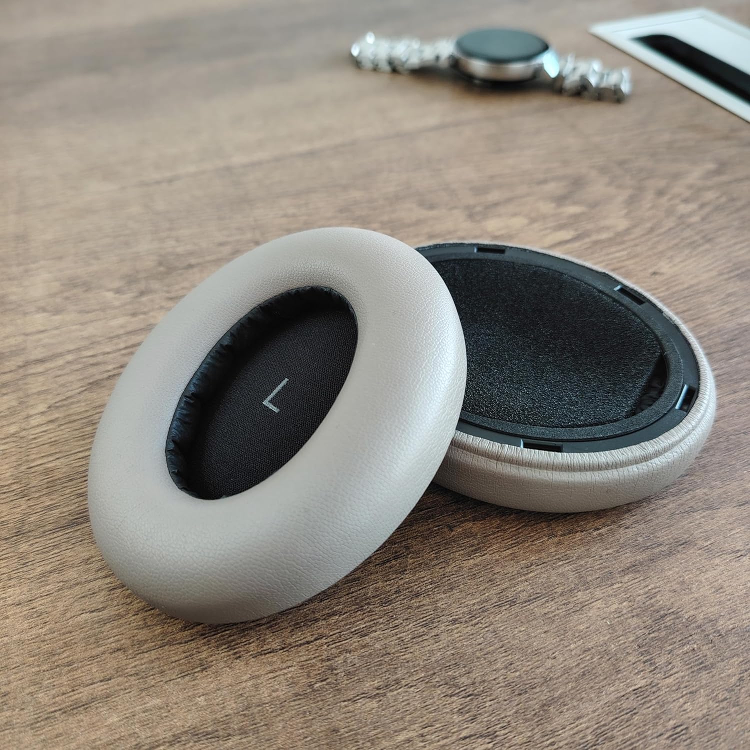 Sennheiser Headphone Momentum 4 - Cuscinetti auricolari morbidi e copertura per