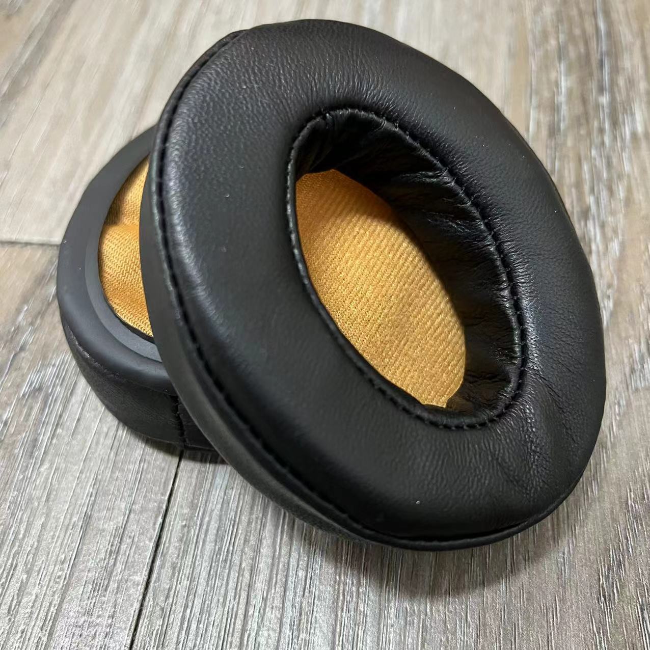 Cuscinetti per le orecchie in  - Sennheiser Headphone Momentum 4 recensione e prezzo